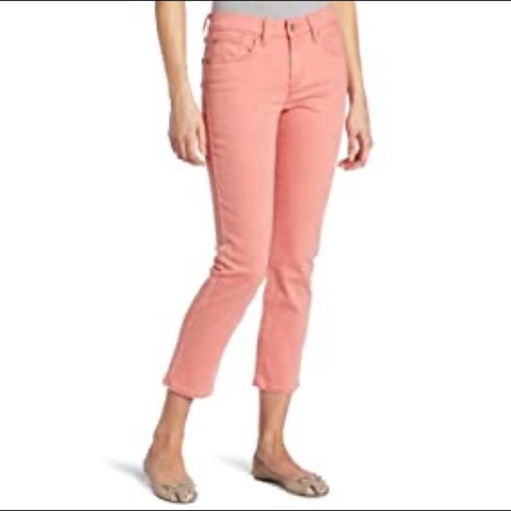 Levi's | Cropped Jeans - peach color